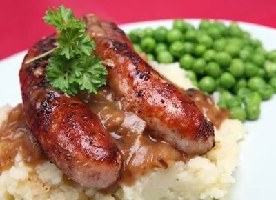 Combining the tang of pepper with the spicy-sweetness of Worcestershire sauce, this sausage makes a robust and delicious base for that old English favourite of "Bangers and Mash".